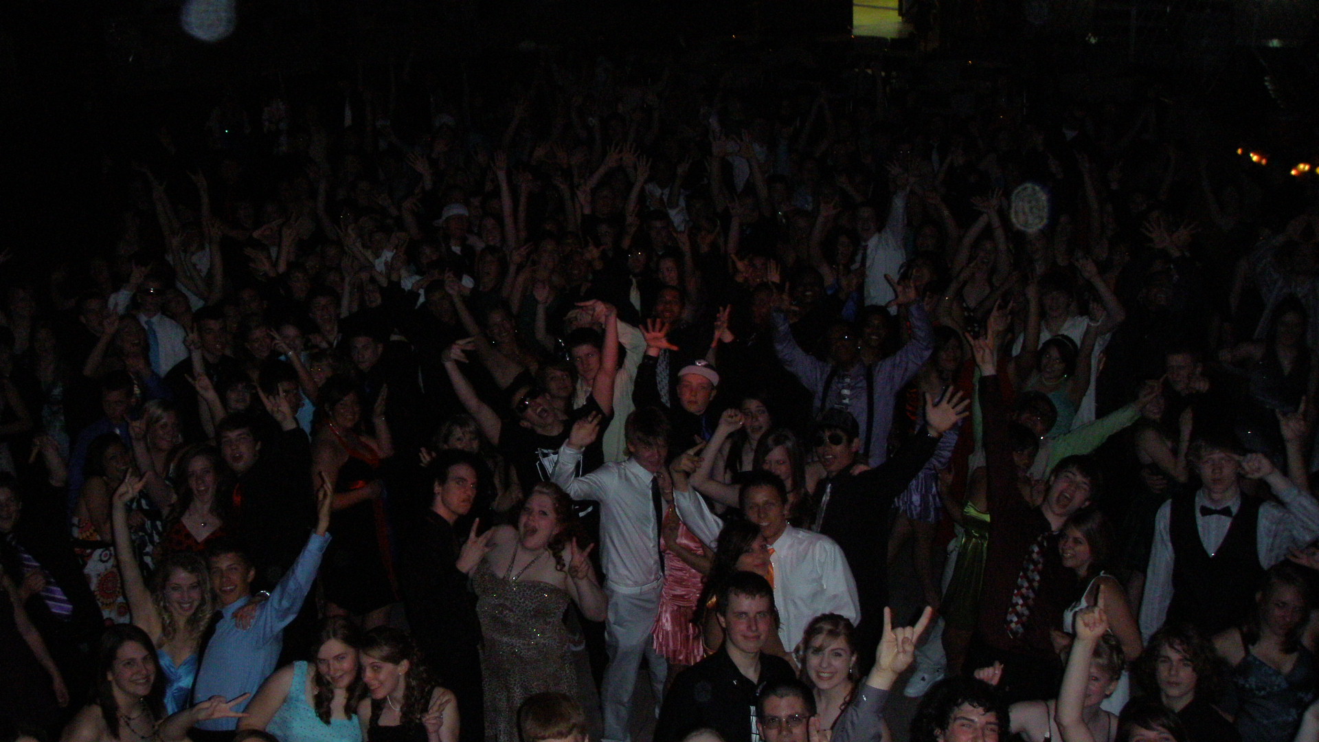 KentLake High School 041908 Crowd Shot with Dubre